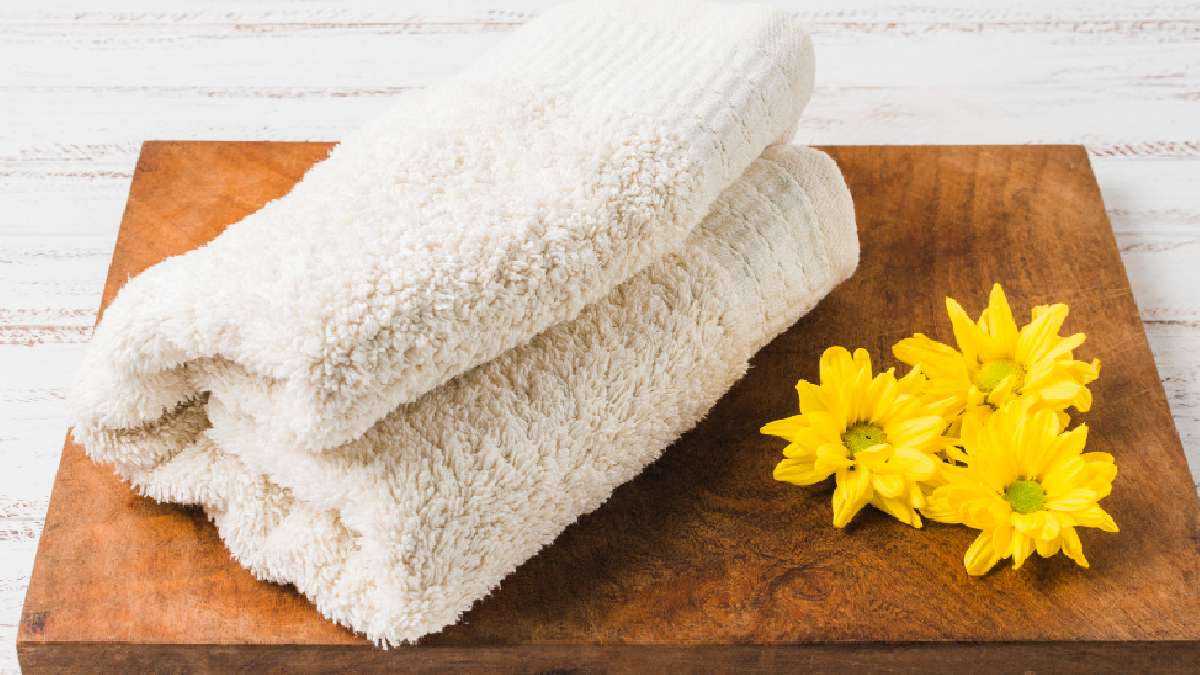 7 Clear Signs It’s Time to Replace Your Old Bath Towels